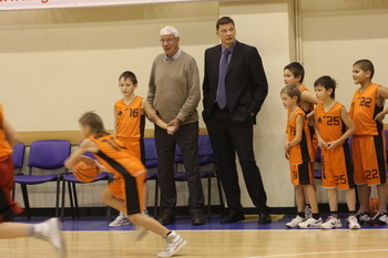 Юрий Иванович (слева) и Сергей Пановы среди воспитанников «ПАНтерры».