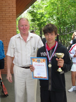 Евгений Перов и директор ДЮСШТ № 7 Евгений Сафонов