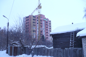 Судьба так и не сданного в эксплуатацию жилого дома на улице Грибоедова во многом зависит от действий застройщика