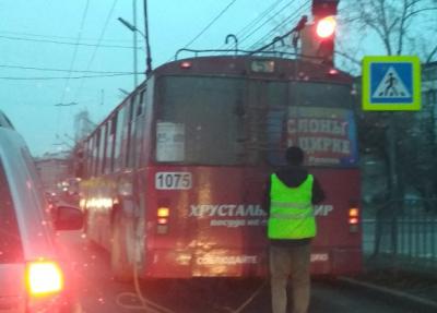В Рязани парализовало движение по улице Есенина