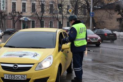 В Рязани каждая двадцатая машина затонирована на «глушняк»