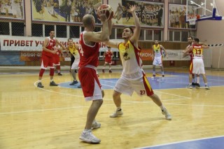 «Зубры» дома проиграли питерскому «Спартаку»