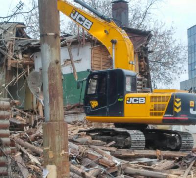 Деревянный дом в центре Рязани снесли по закону