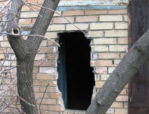 В Кадомском районе воры проломили стену склада