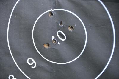 Рязанские офицеры СОБР отличились в стрельбе из автомата