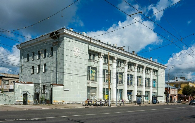 Здание бывшего «Детского мира» на улице Соборной в Рязани выставили на торги