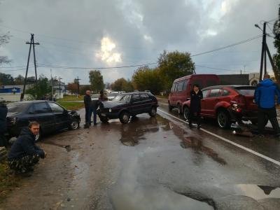 В массовом ДТП в Скопине пострадали три человека