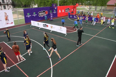 Участники «Железки Streetball Challenge 2015» начали разминку на кортах