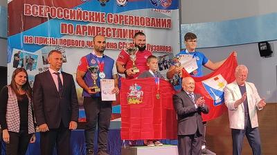 Рязанец выиграл Всероссийский турнир по армрестлингу в Тульской области