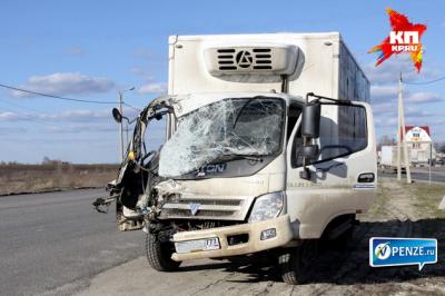 На Рязанщине столкнулись две фуры