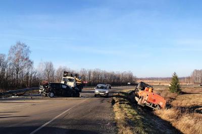 Под Рязанью иномарка столкнулась с бензовозом