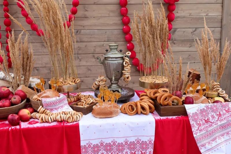 В Рязани на Лыбедском бульваре отметили Масленицу