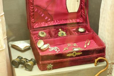 Рязанцы могут поглазеть на дамские штучки позапрошлого века