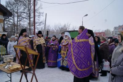 Рязанский митрополит освятил кресты в Иоанно-Кронштадтском храме