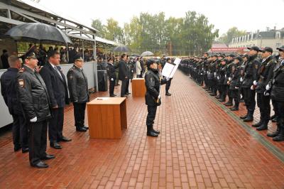 Николай Любимов поздравил с принятием присяги курсантов университета МВД