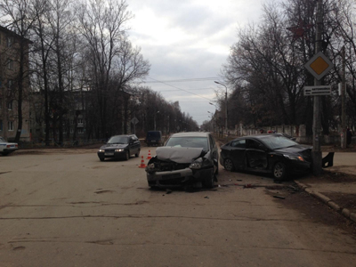 В Рязани столкнулись две иномарки