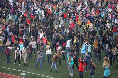 На стадионе «Спартак» студенты РязГМУ провели «Зарядку чемпионов»