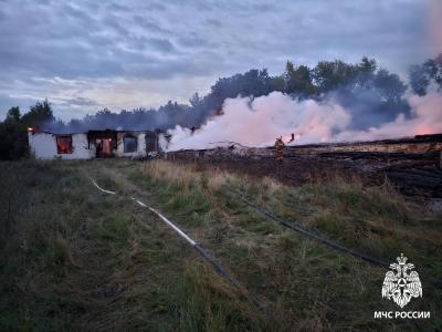 В Рязанской области горело здание площадью 600 квадратных метров