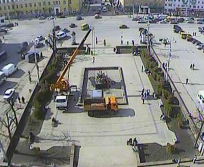 Фонтан на площади Театральной Рязани освободили от защитного кожуха