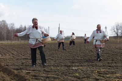 Михаил Кривцов примерил рубаху сеятеля