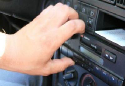 Молодой рязанец прогулялся по Турлатово и украл автомагнитолу