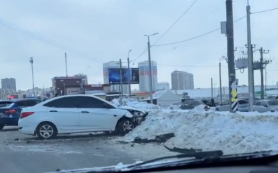 На улице Большой в Рязани столкнулись две легковушки