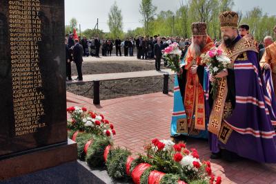 В сасовском селе освятили стелу павшим воинам