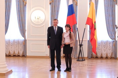 Губернатор вручил паспорта юным рязанцам