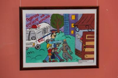 Юные рязанцы из школы №69 лучше всех нарисовали полицейских