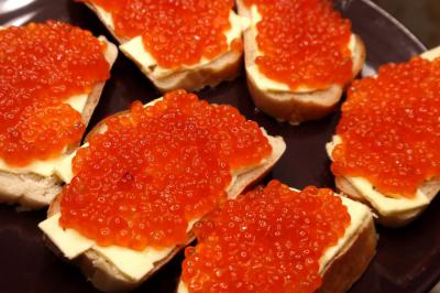 Сотрудники Роспотребнадзора нашли в Рязани поддельную икру