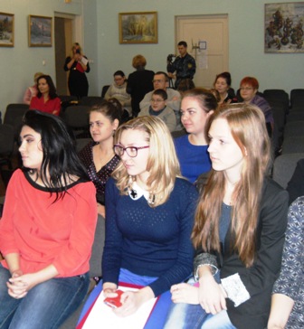 Курсанты и студенты Академии ФСИН Рязани пели  и читали стихи о маме