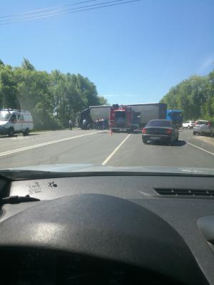 Под Рязанью на автодороге на Михайлов легковое авто угодило под фуру