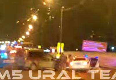На трассе М5 в Рыбновском районе минивэн столкнулся с патрульным автомобилем