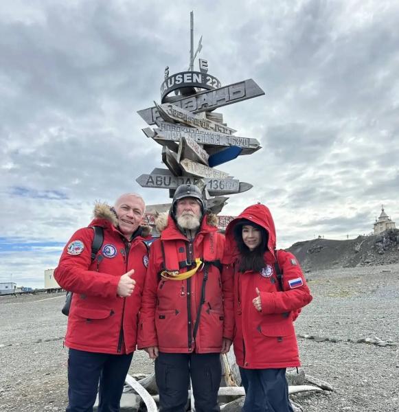 Фёдор Конюхов установил на Южном полюсе указатель до Рязани