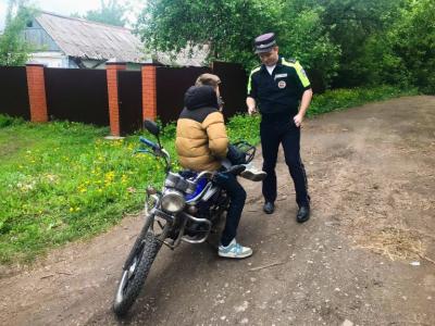 На окраине Рязани поймали управляющего мопедом семиклассника 