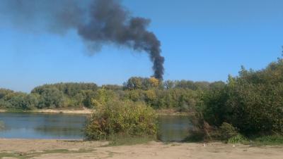 За Окой горели покрышки