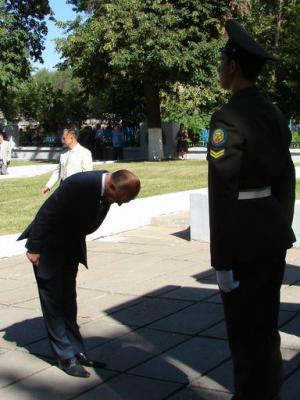 Первые лица Рязани и области возложили цветы к Вечному огню на Скорбященском мемориальном комплексе
