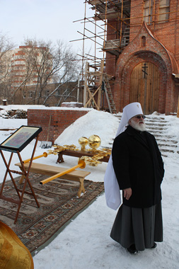 В больнице имени Семашко освятили кресты