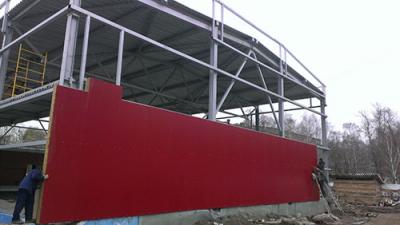 У бассейна РязГМУ появились стены