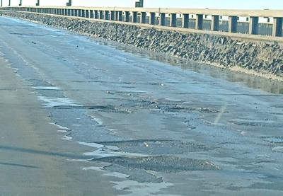 Рязанцы пожаловались на ямы на Солотчинском мосту