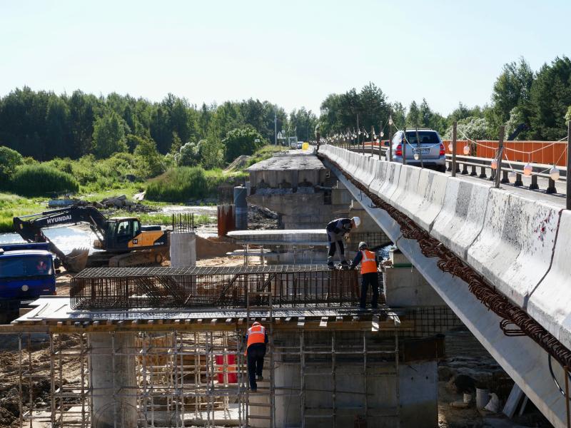 В Клепиковском округе продолжается капремонт моста через Пру
