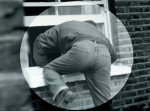 Рязанец украл с дач инструменты, розетку и набор для бадминтона