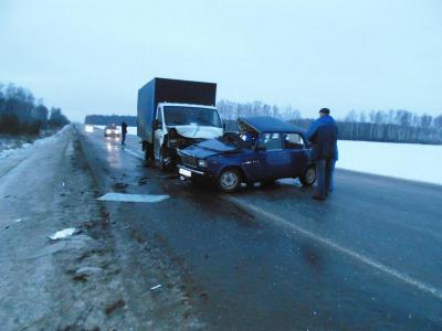 Неподалёку от Рыбного при столкновении «семёрки» и «Газели» погибло два пенсионера