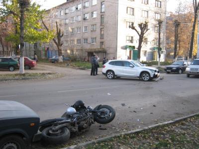 В Рязани автоледи за рулём BMW сбила мотоциклиста