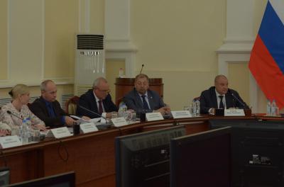 Игорь Греков поручил усилить профилактику коррупции среди госслужащих