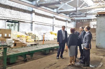 Николай Любимов побывал на предприятии по переработке торфа