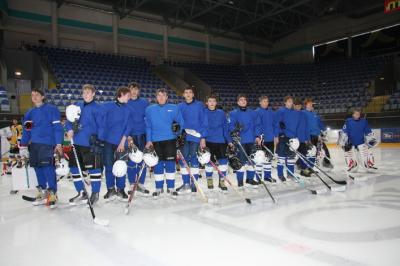 На зональном турнире «Золотая шайба» рязанцы разгромили туляков