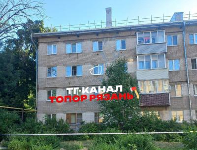 В Рязани обломок БПЛА разбил окно в пятиэтажке в Приокском