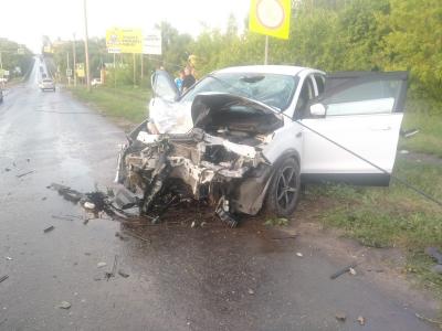 Под Скопином Ford Kuga протаранил опору ЛЭП, пострадали юноша и два ребёнка