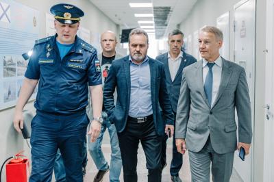 Аркадий Фомин посетил пункт отбора на военную службу по контракту